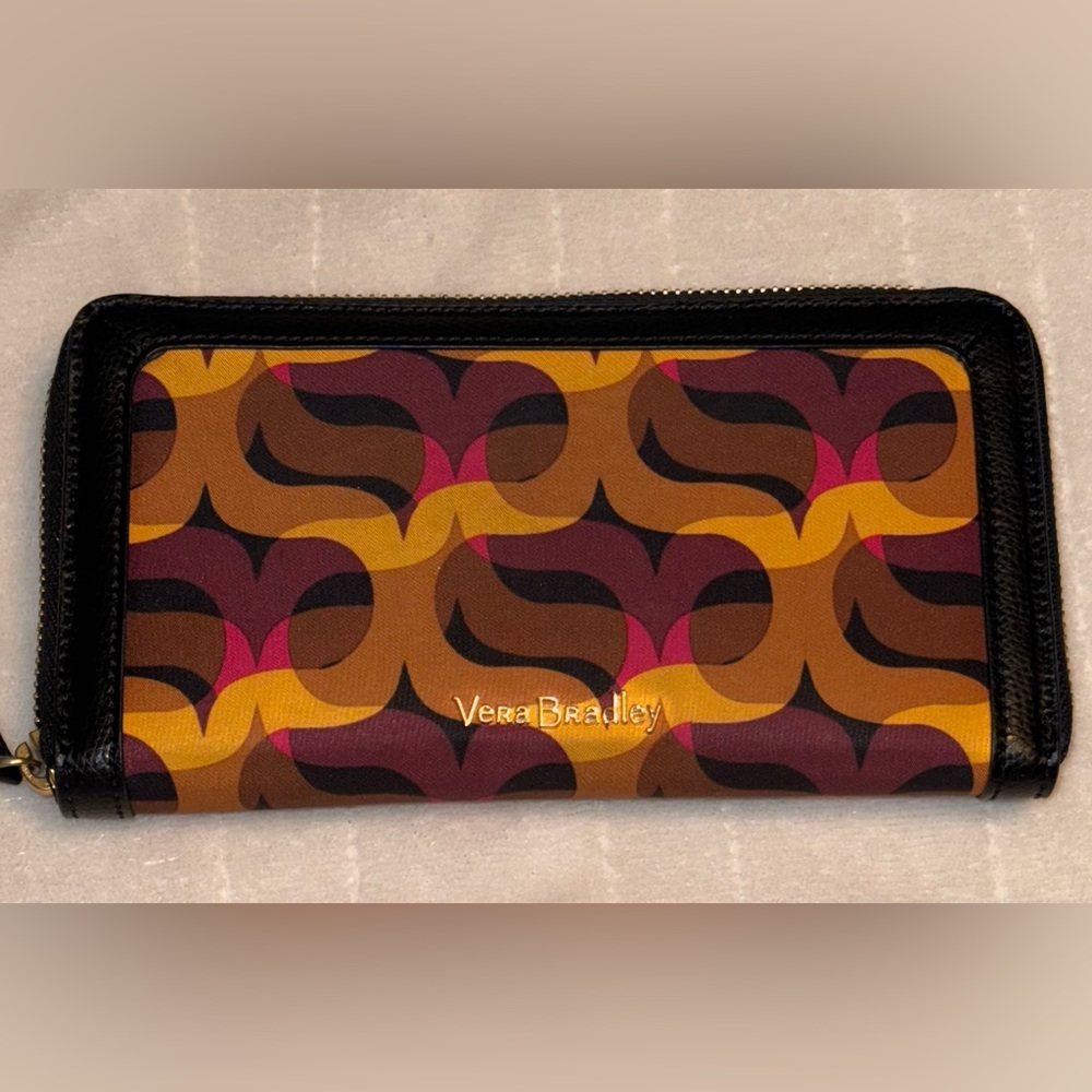 Vera Bradley Zip Around Wallet geometric pattern nylon collection.